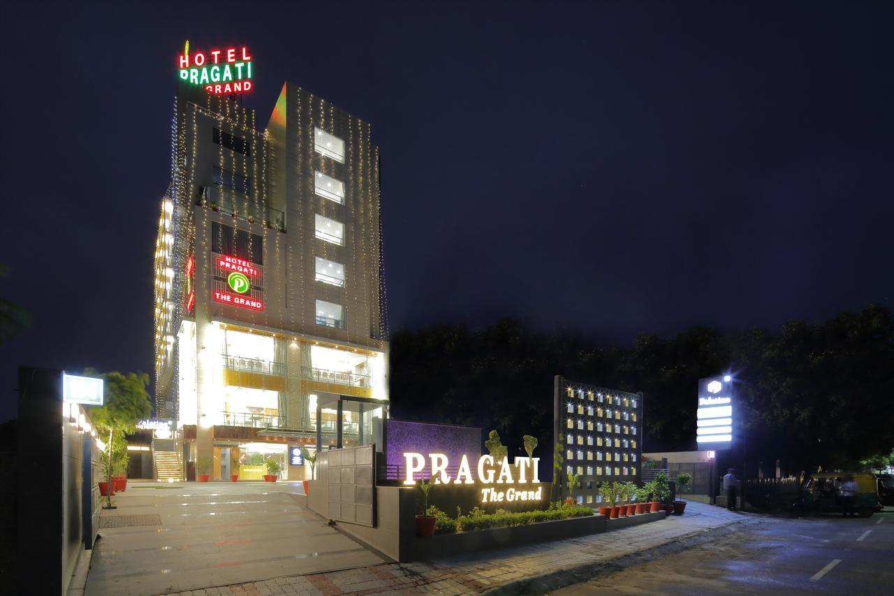 Hotel Pragati The Grand Ахмедабад Экстерьер фото