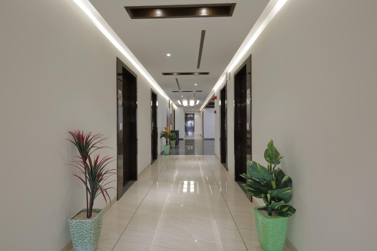 Hotel Pragati The Grand Ахмедабад Экстерьер фото