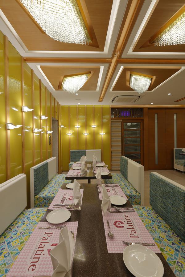 Hotel Pragati The Grand Ахмедабад Экстерьер фото